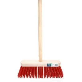 Straatbezem kunstvezel rood 29cm met steel 120cm Superprijs