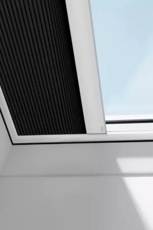 VELUX FMK Verduisterend plisségordijn wit design netstroom tbv lichtkoepel Weekendaanbieding