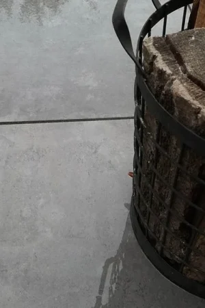 Stoere bestrating voor een industri&euml;le tuin Beperkt Aanbod